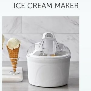 NEW Pampered Chef Ice Cream Maker